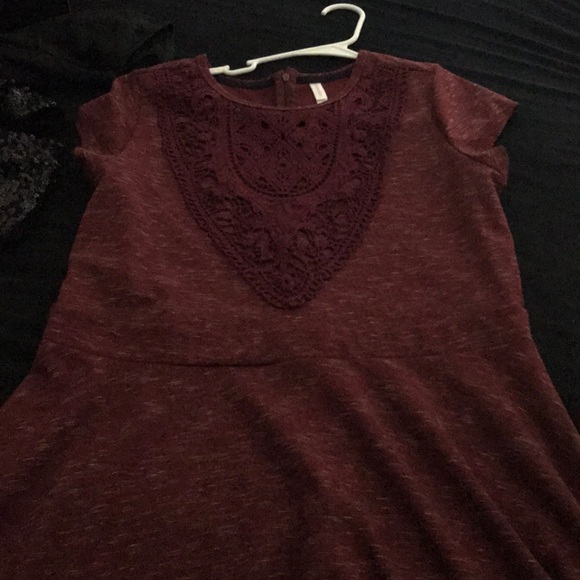 Burgundy dress - Picture 1 of 3